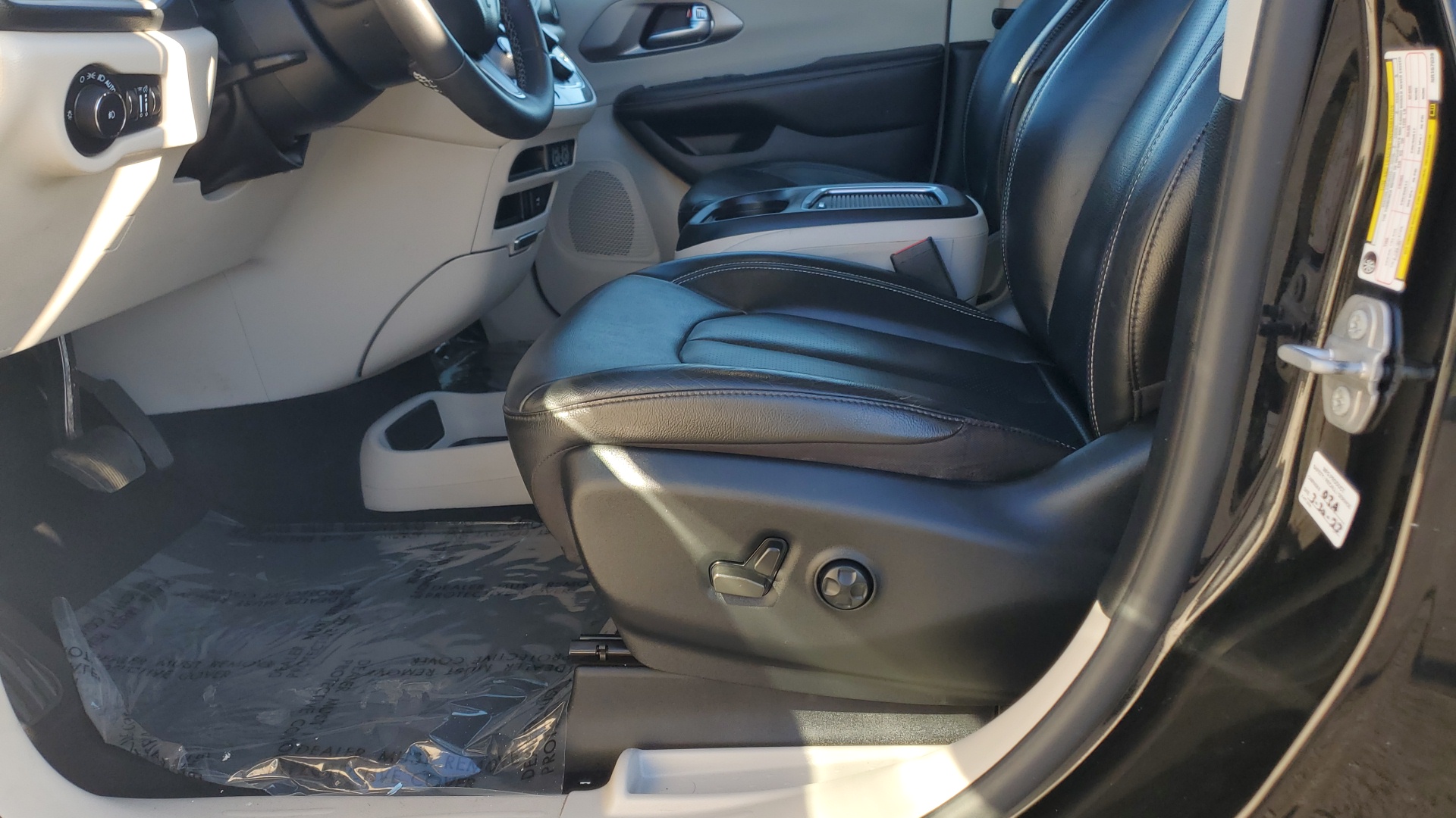 2022 Chrysler Pacifica Hybrid Touring L 11