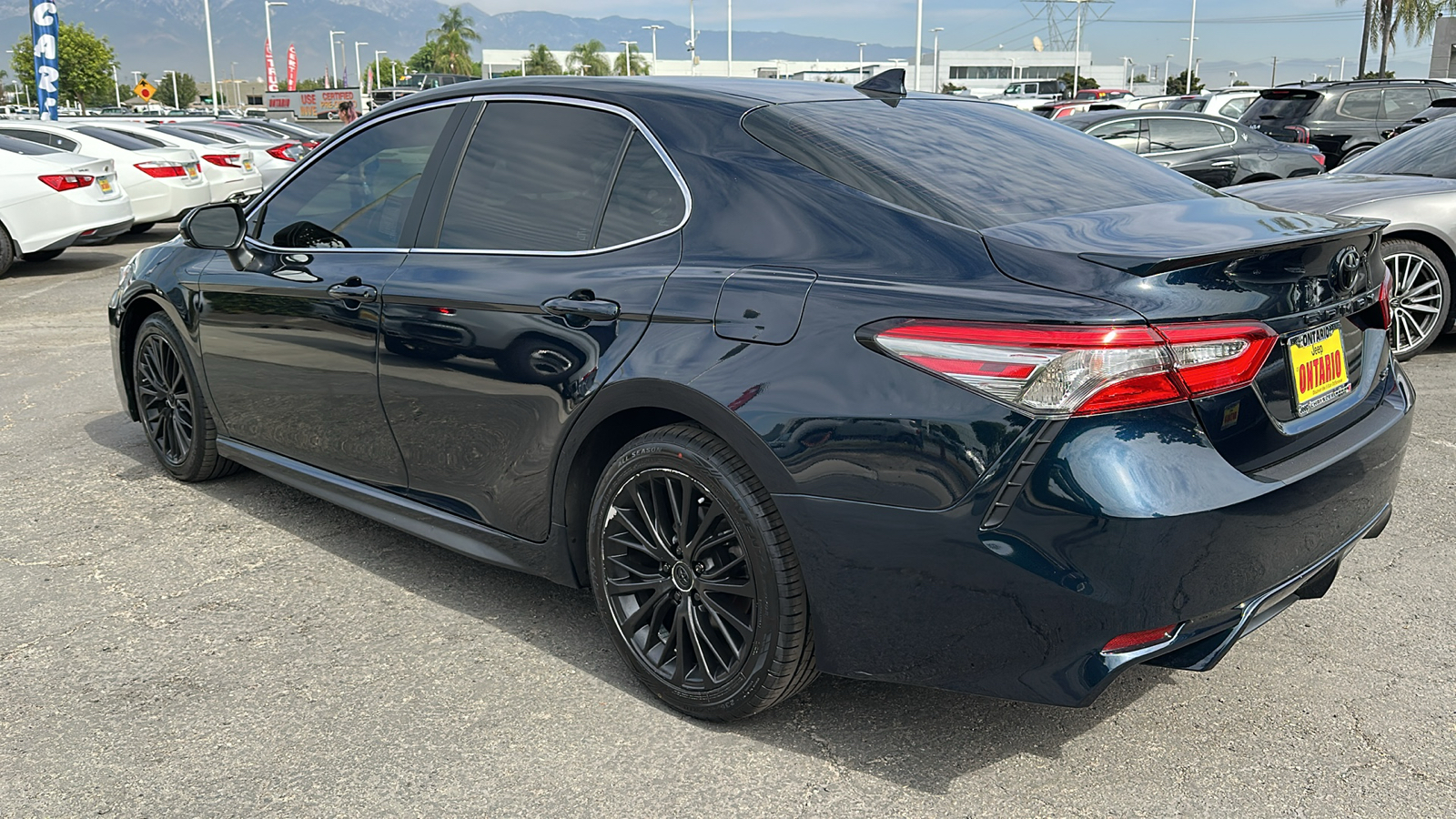 2019 Toyota Camry SE 4