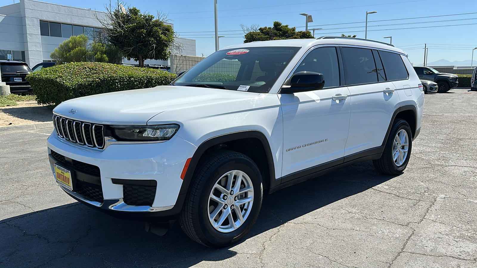 2023 Jeep Grand Cherokee L Laredo 8