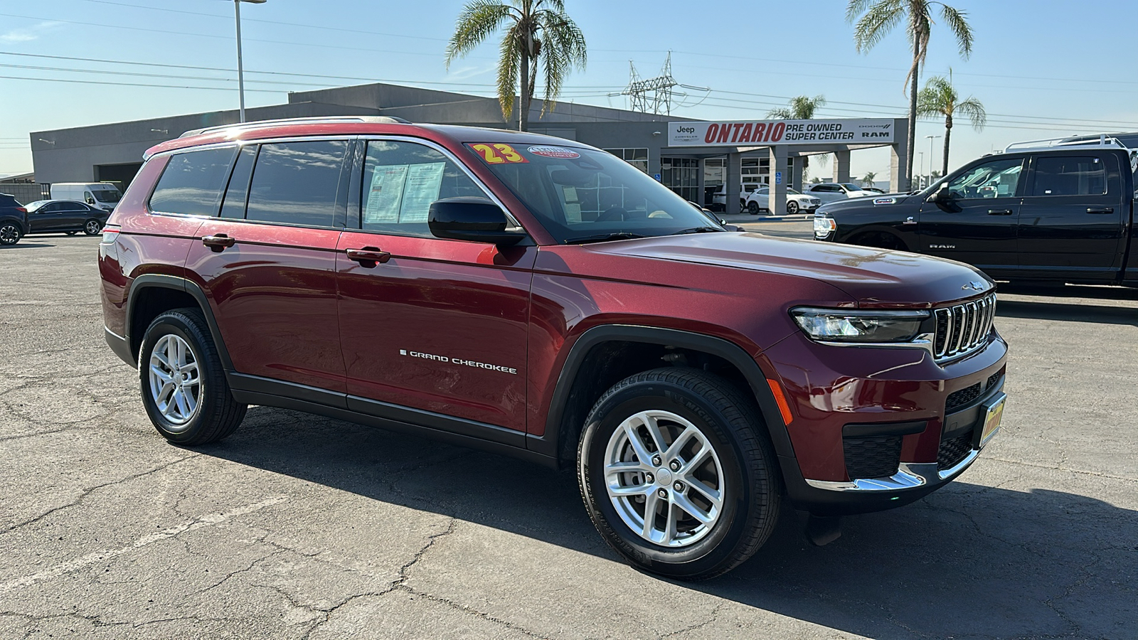 2023 Jeep Grand Cherokee L Laredo 1