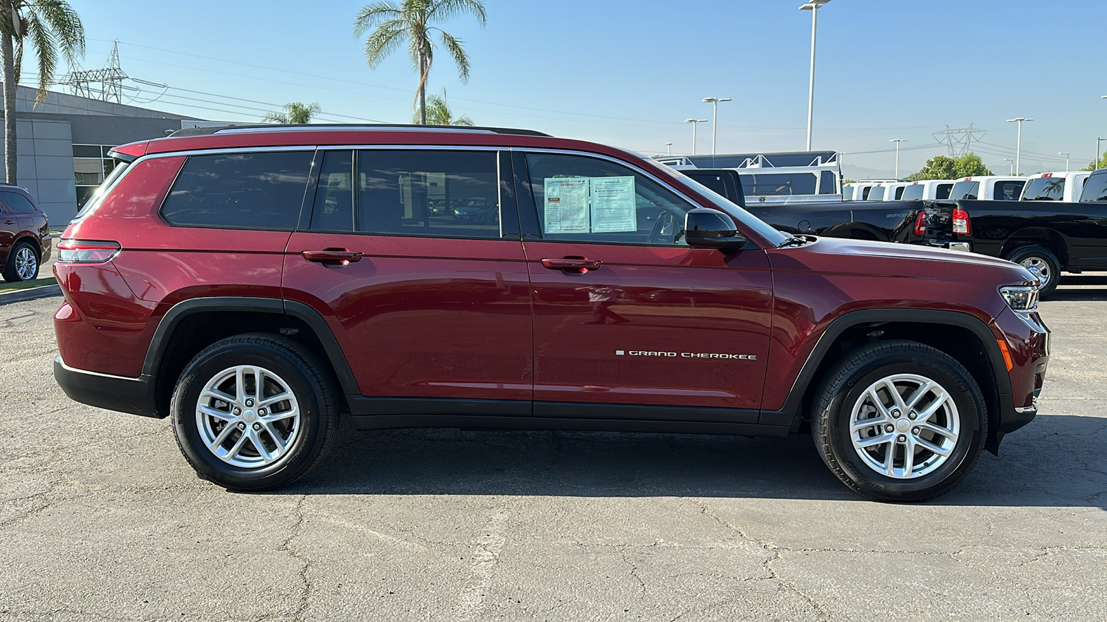 2023 Jeep Grand Cherokee L Laredo 3