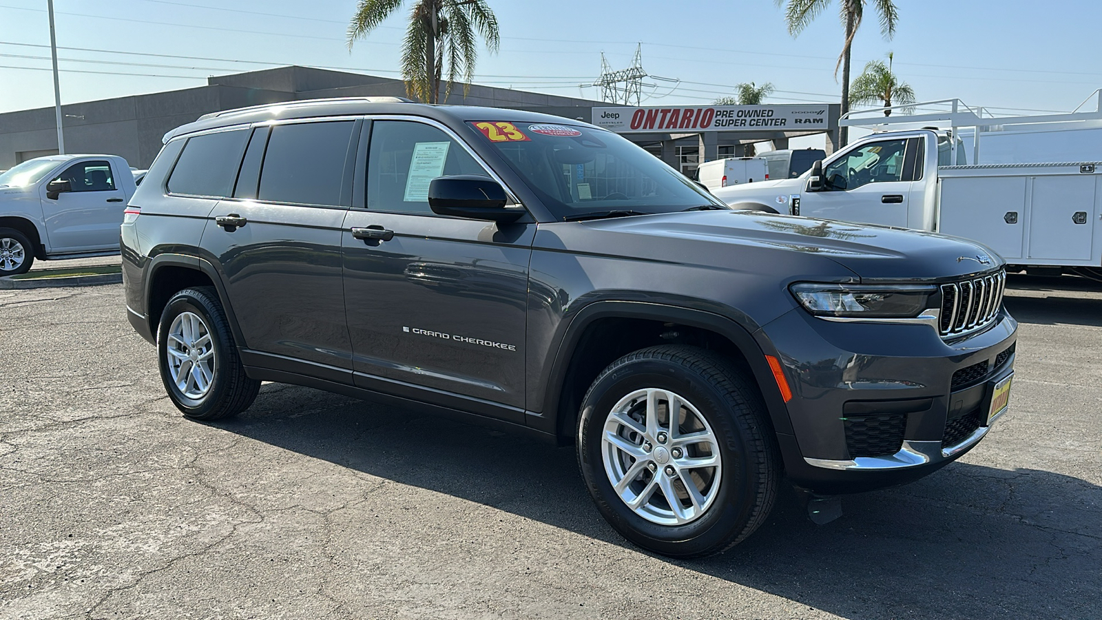 2023 Jeep Grand Cherokee L Laredo 1