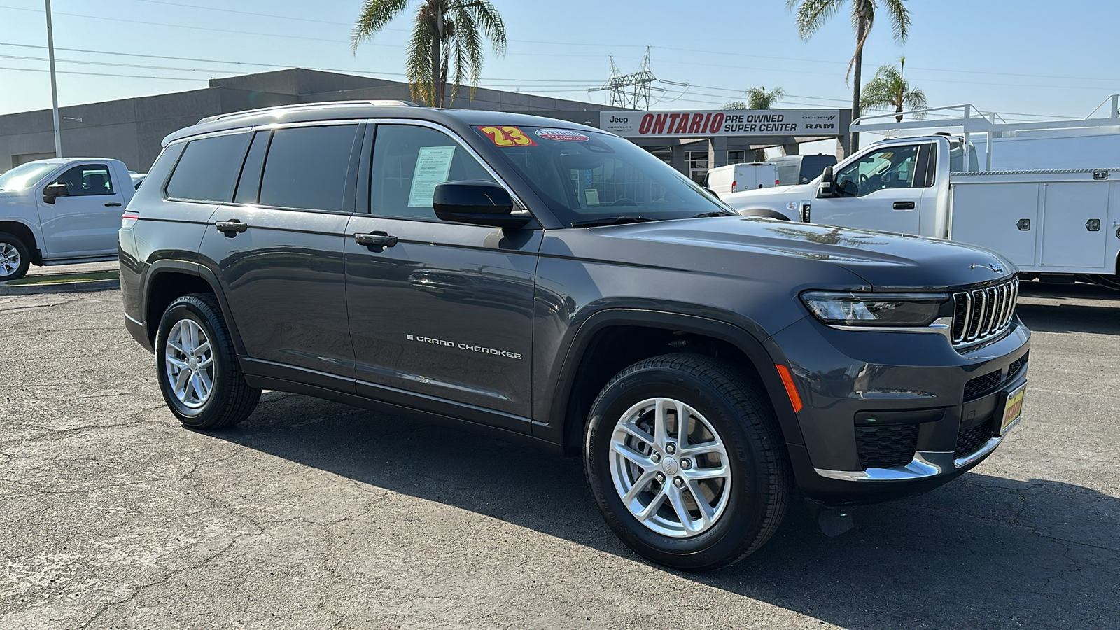 2023 Jeep Grand Cherokee L Laredo 2