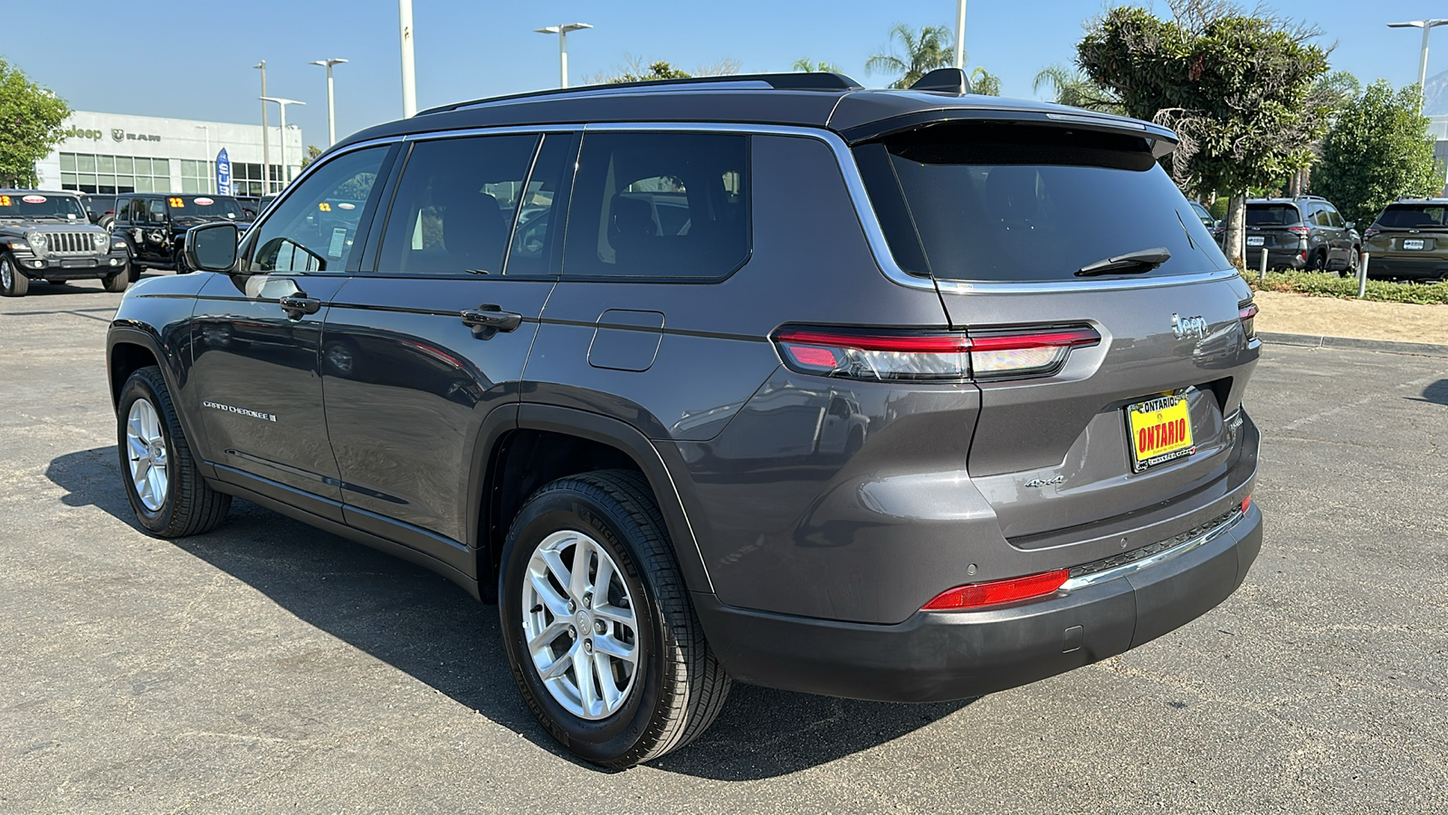 2023 Jeep Grand Cherokee L Laredo 6