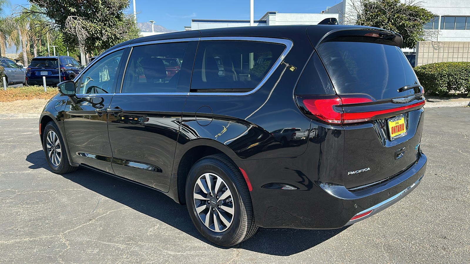 2024 Chrysler Pacifica Hybrid Select 6