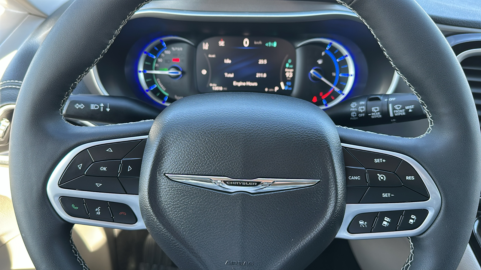 2024 Chrysler Pacifica Hybrid Select 17