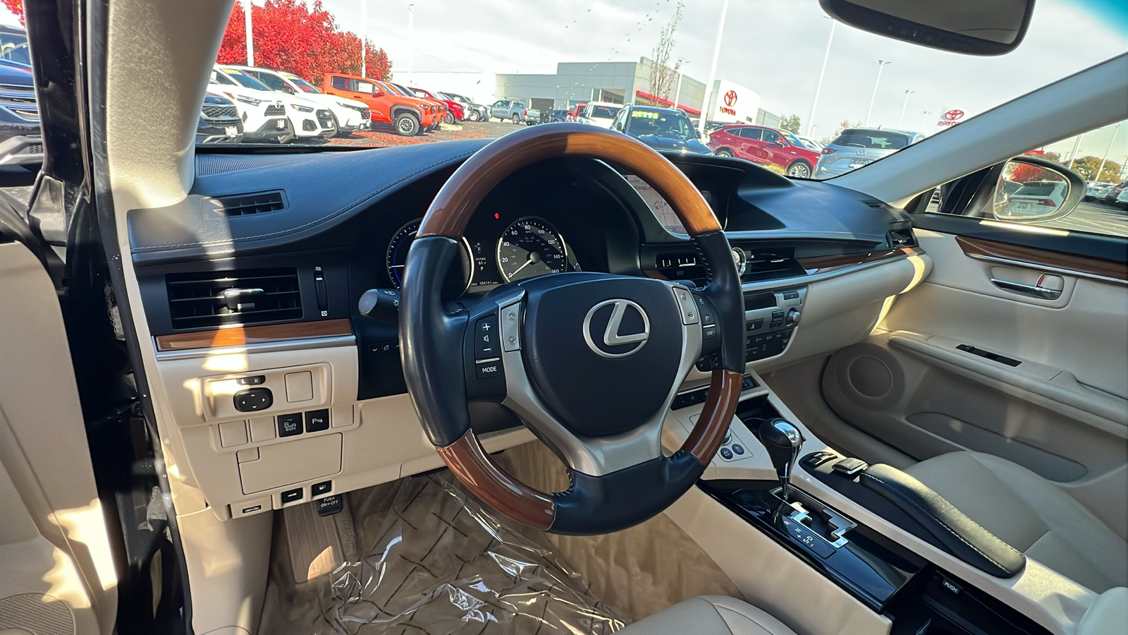 2013 Lexus ES 300h Hybrid 2