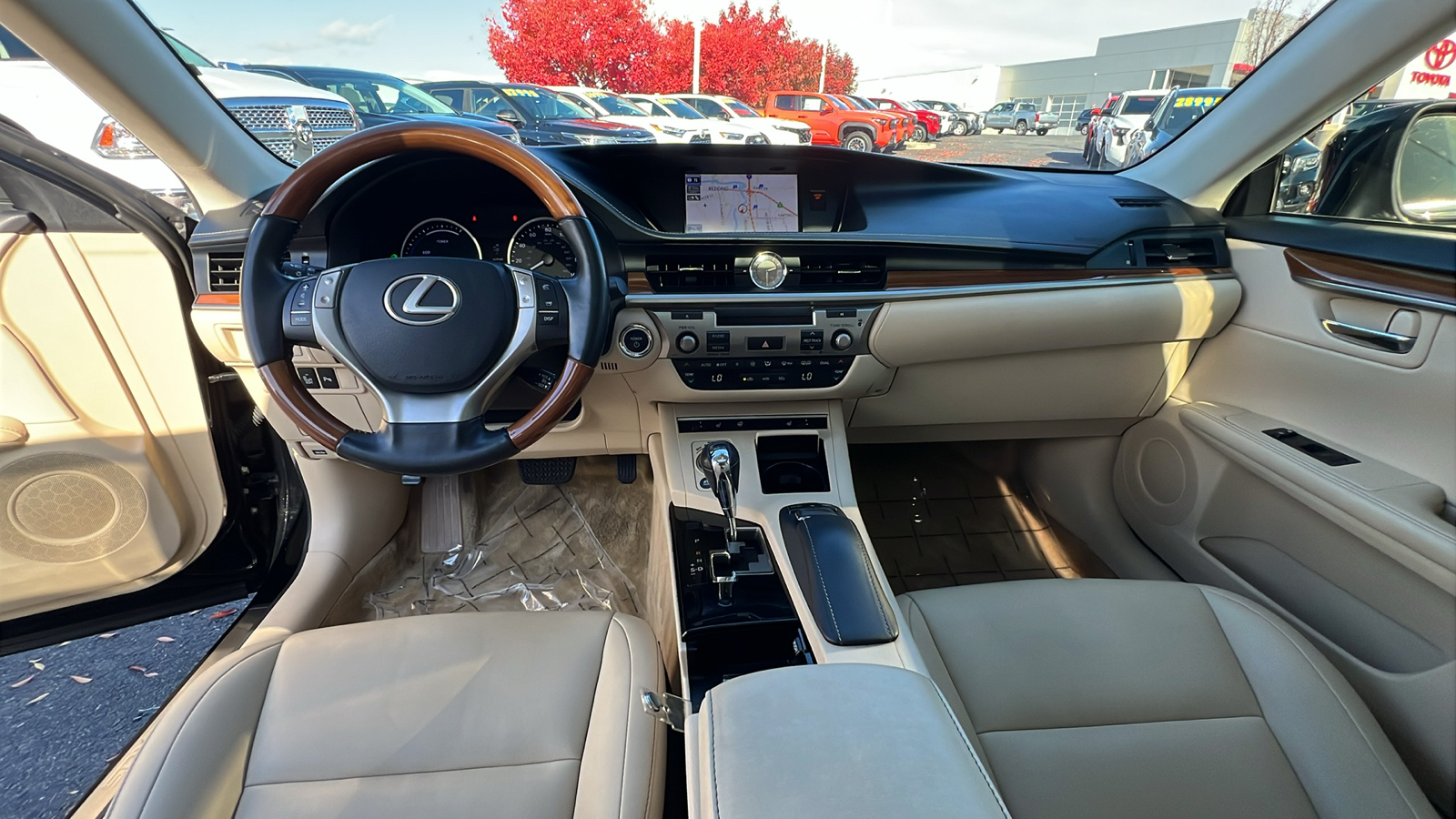 2013 Lexus ES 300h Hybrid 10