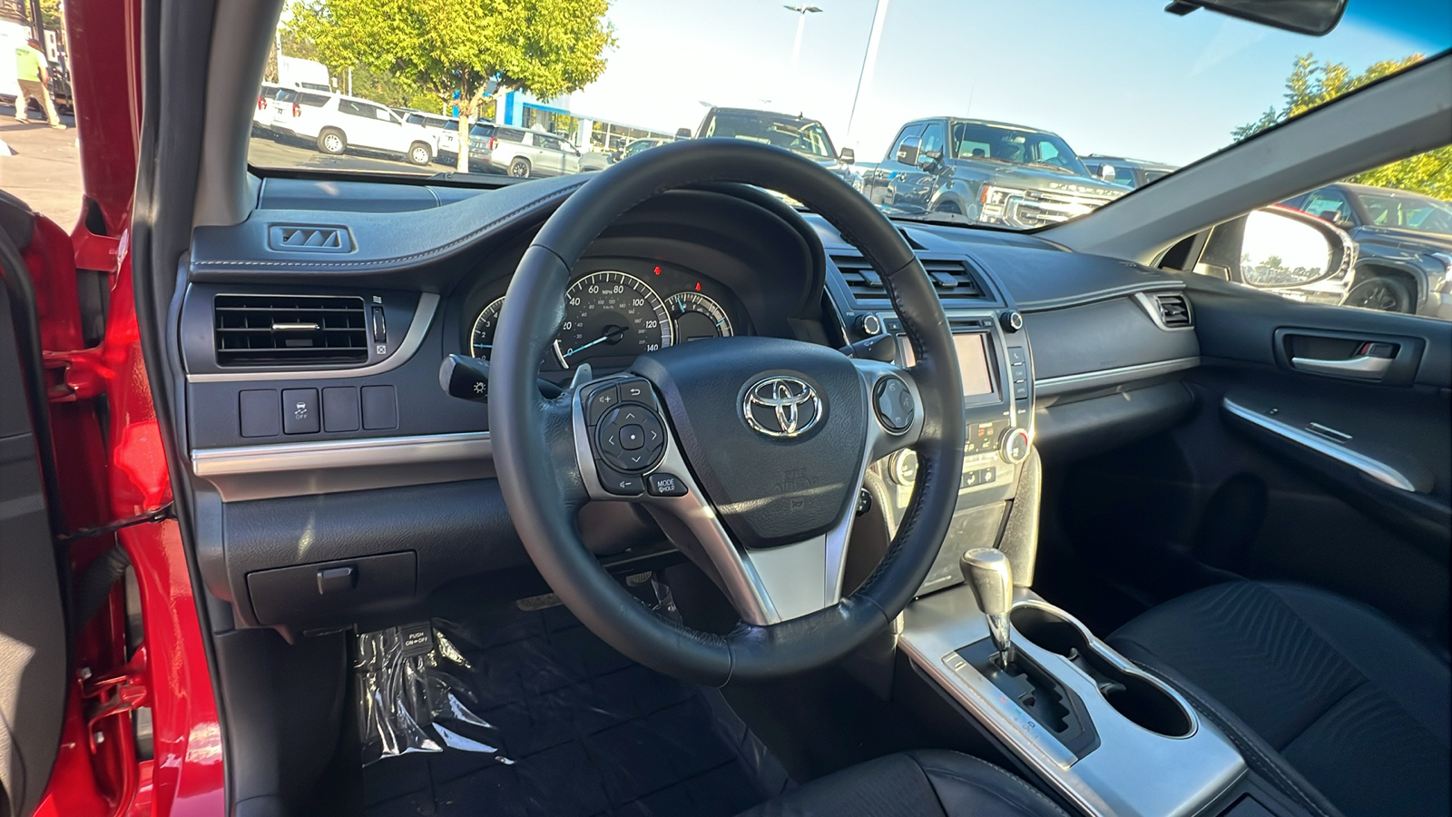 2014 Toyota Camry SE Sport 2