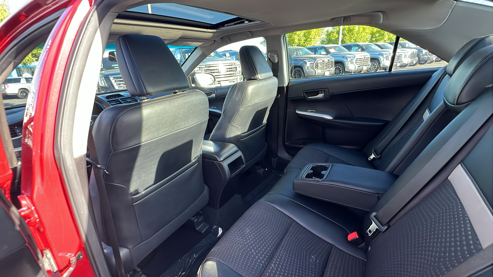 2014 Toyota Camry SE Sport 12