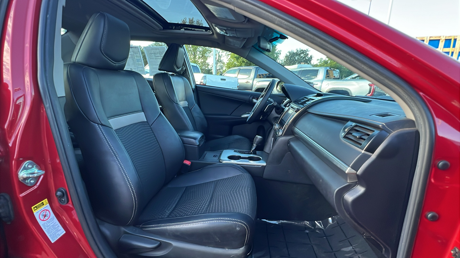 2014 Toyota Camry SE Sport 14