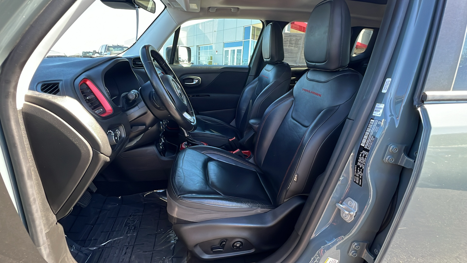 2015 Jeep Renegade Trailhawk 11