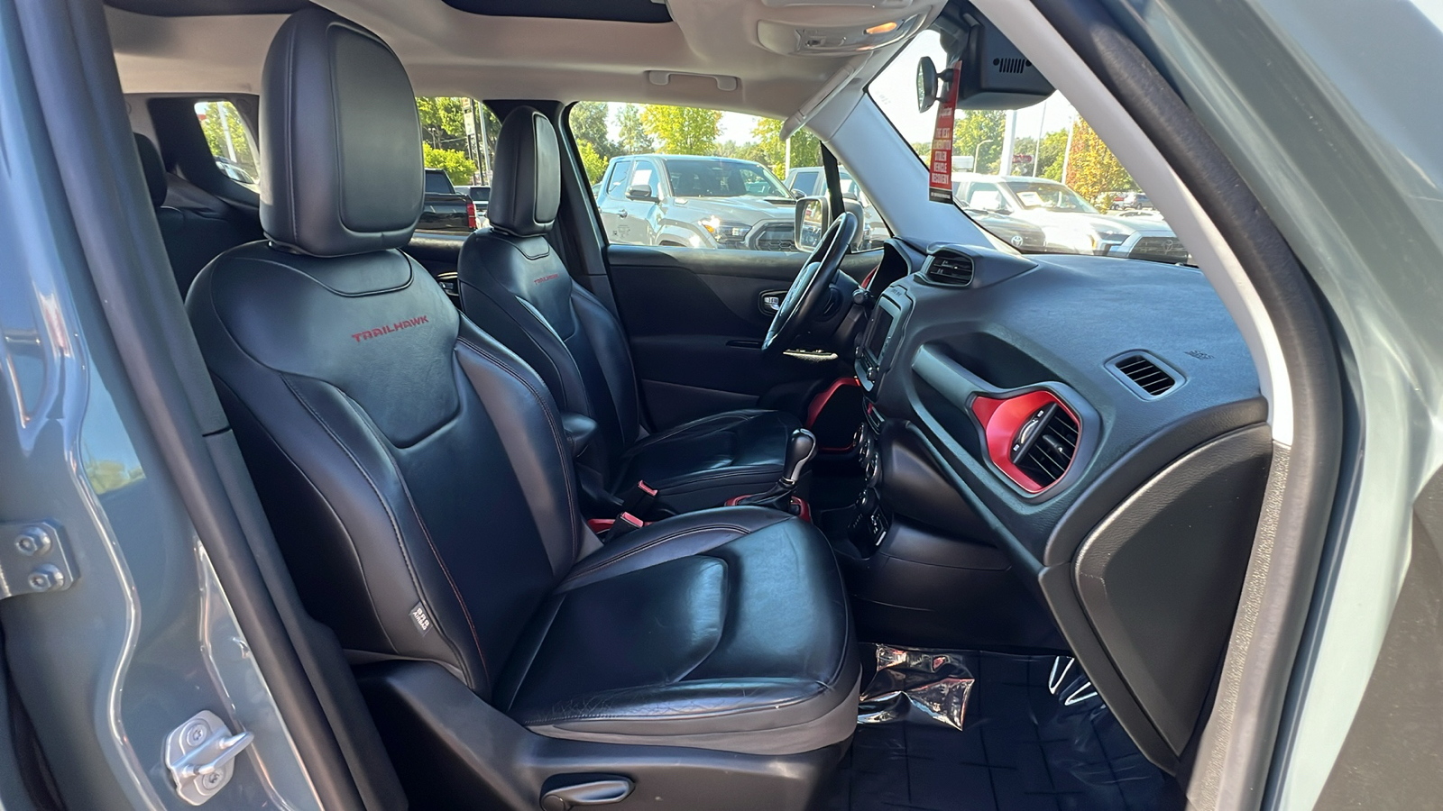 2015 Jeep Renegade Trailhawk 14