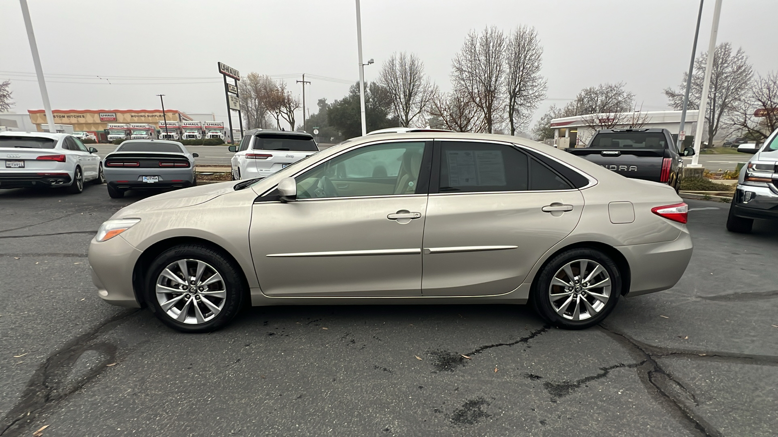 2015 Toyota Camry XLE 3