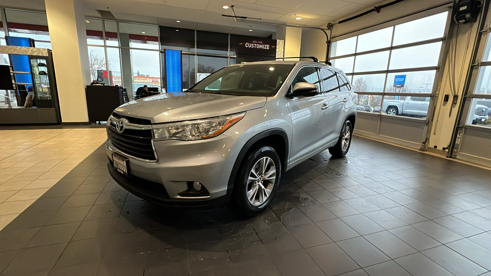 2016 Toyota Highlander LE 1