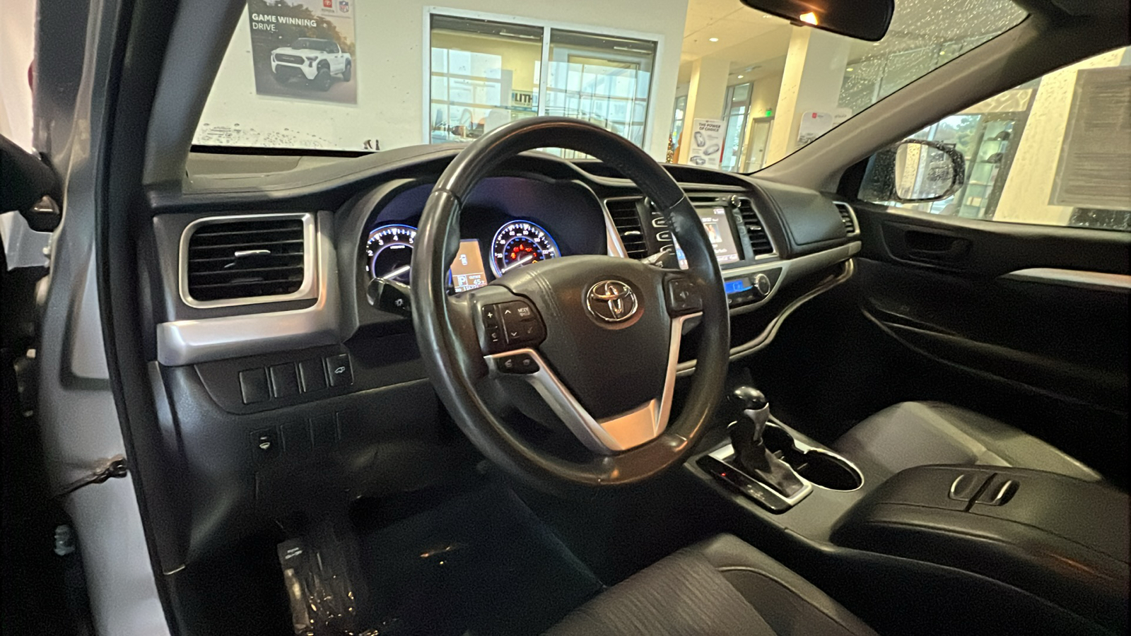 2016 Toyota Highlander LE 2