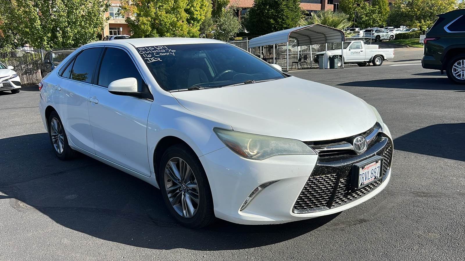 2016 Toyota Camry SE 2