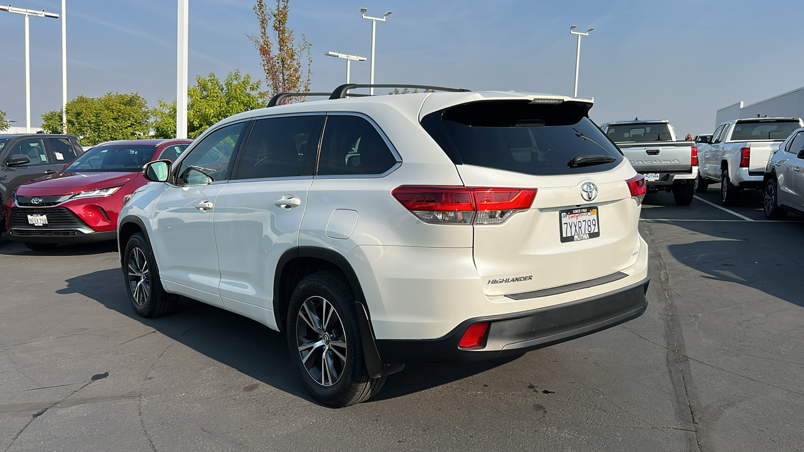 2017 Toyota Highlander LE 4