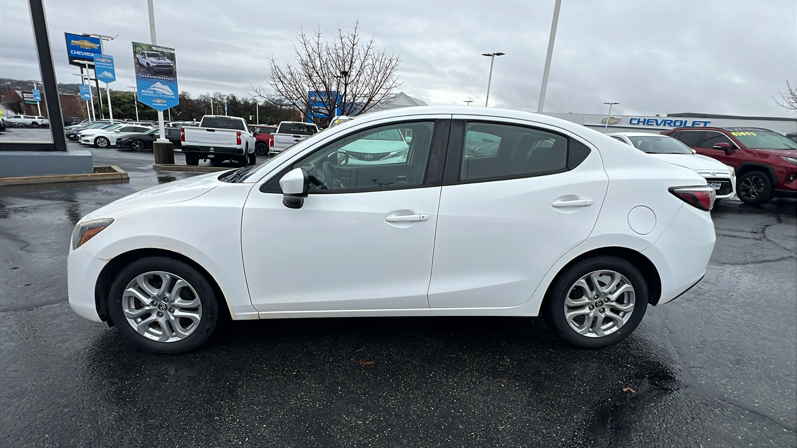 2017 Toyota Yaris iA  3