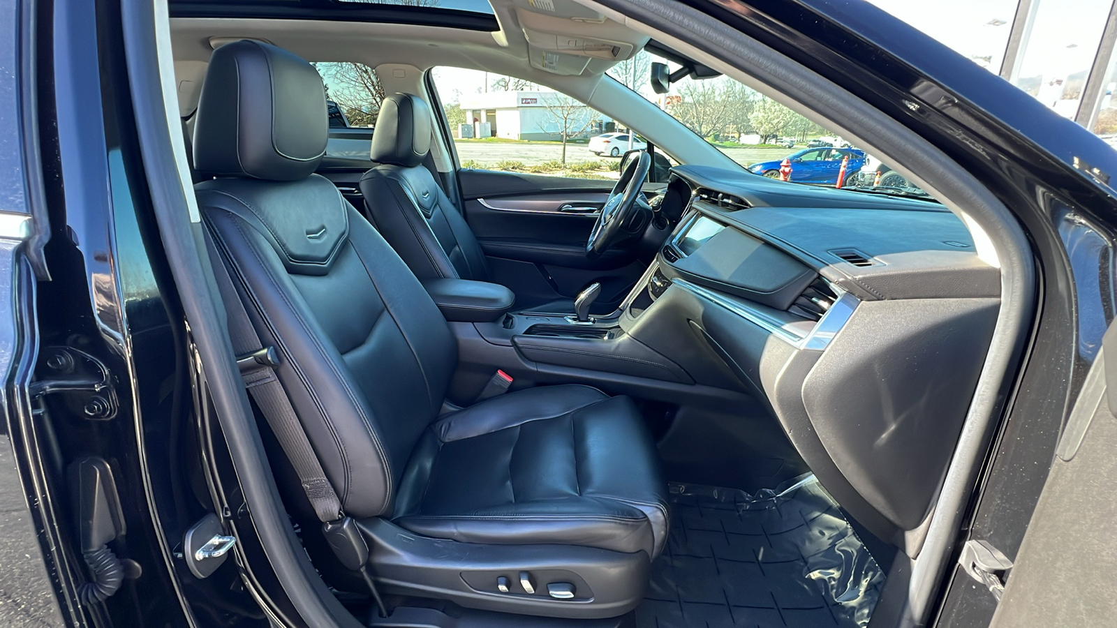 2017 Cadillac XT5 Luxury FWD 14