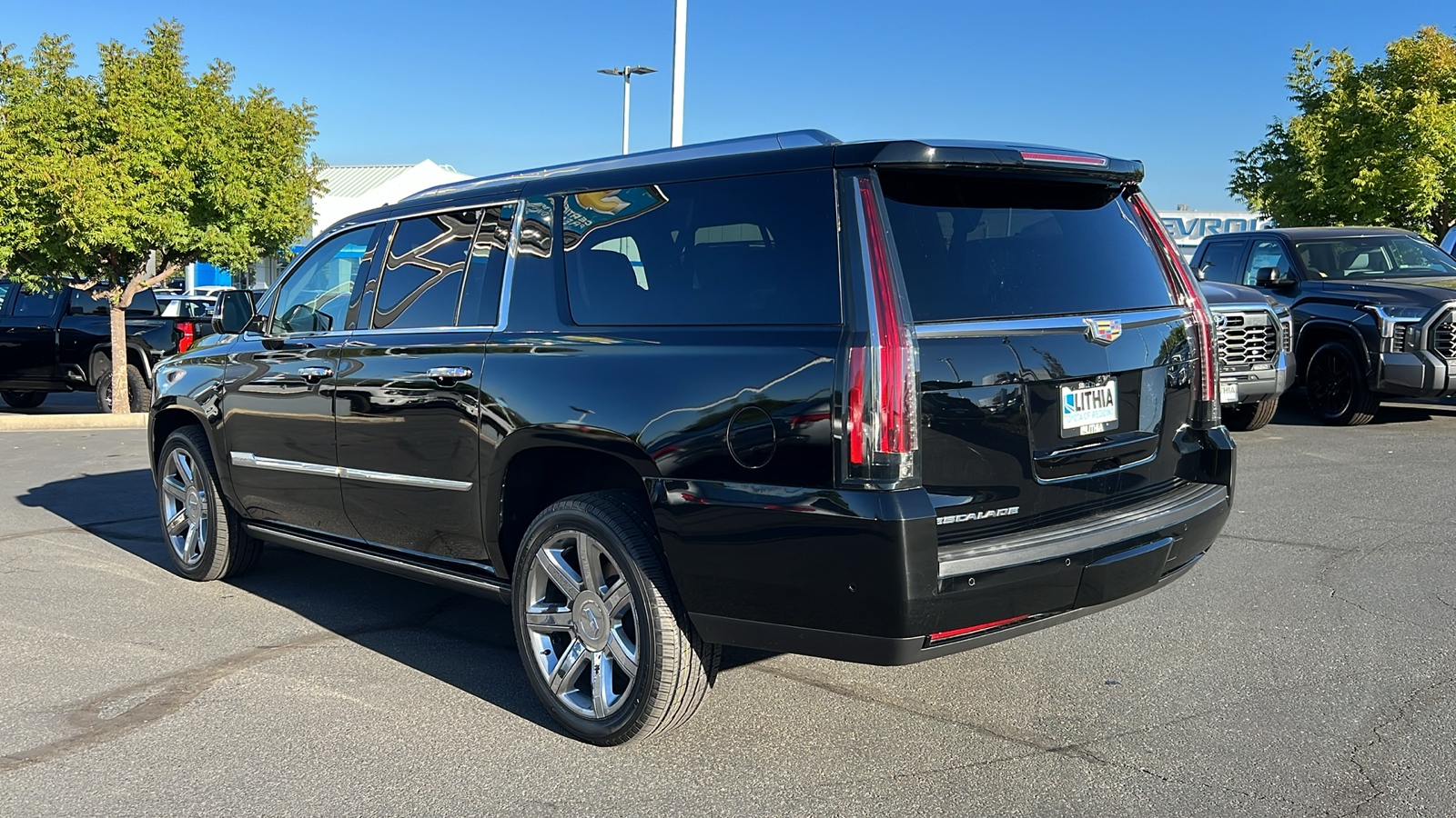 2018 Cadillac Escalade ESV Premium Luxury 4