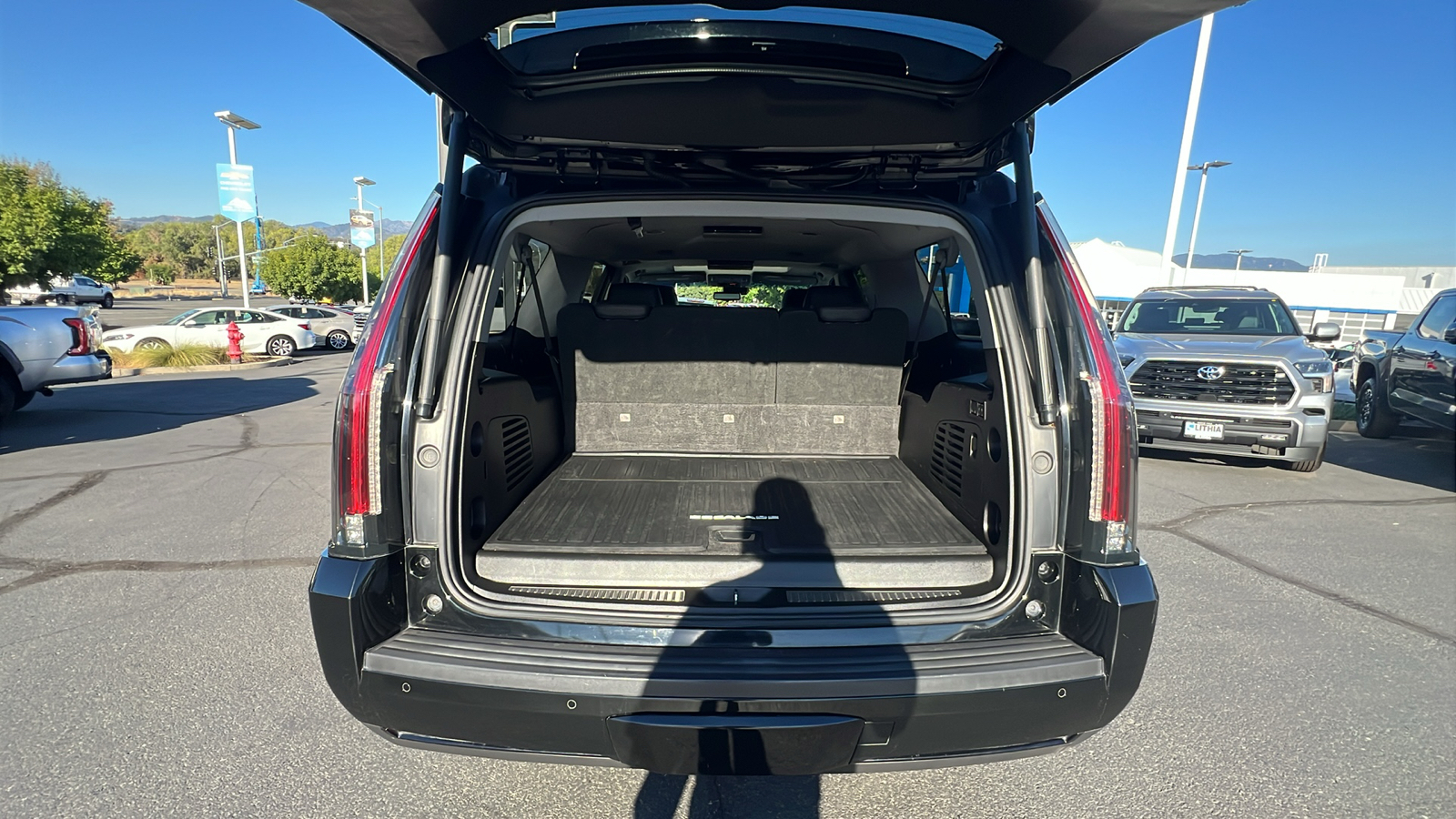 2018 Cadillac Escalade ESV Premium Luxury 19