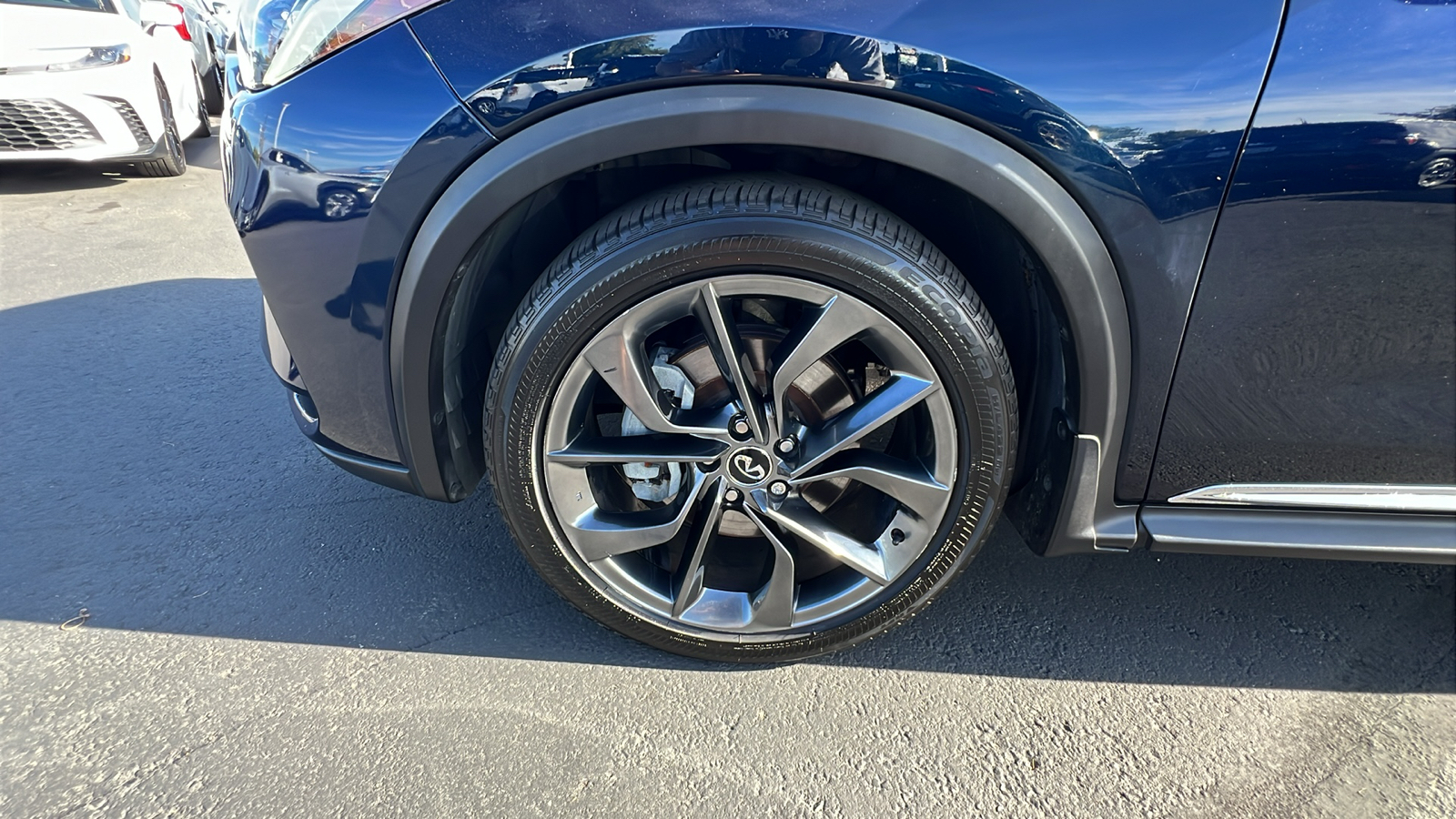 2019 INFINITI QX50 ESSENTIAL 8