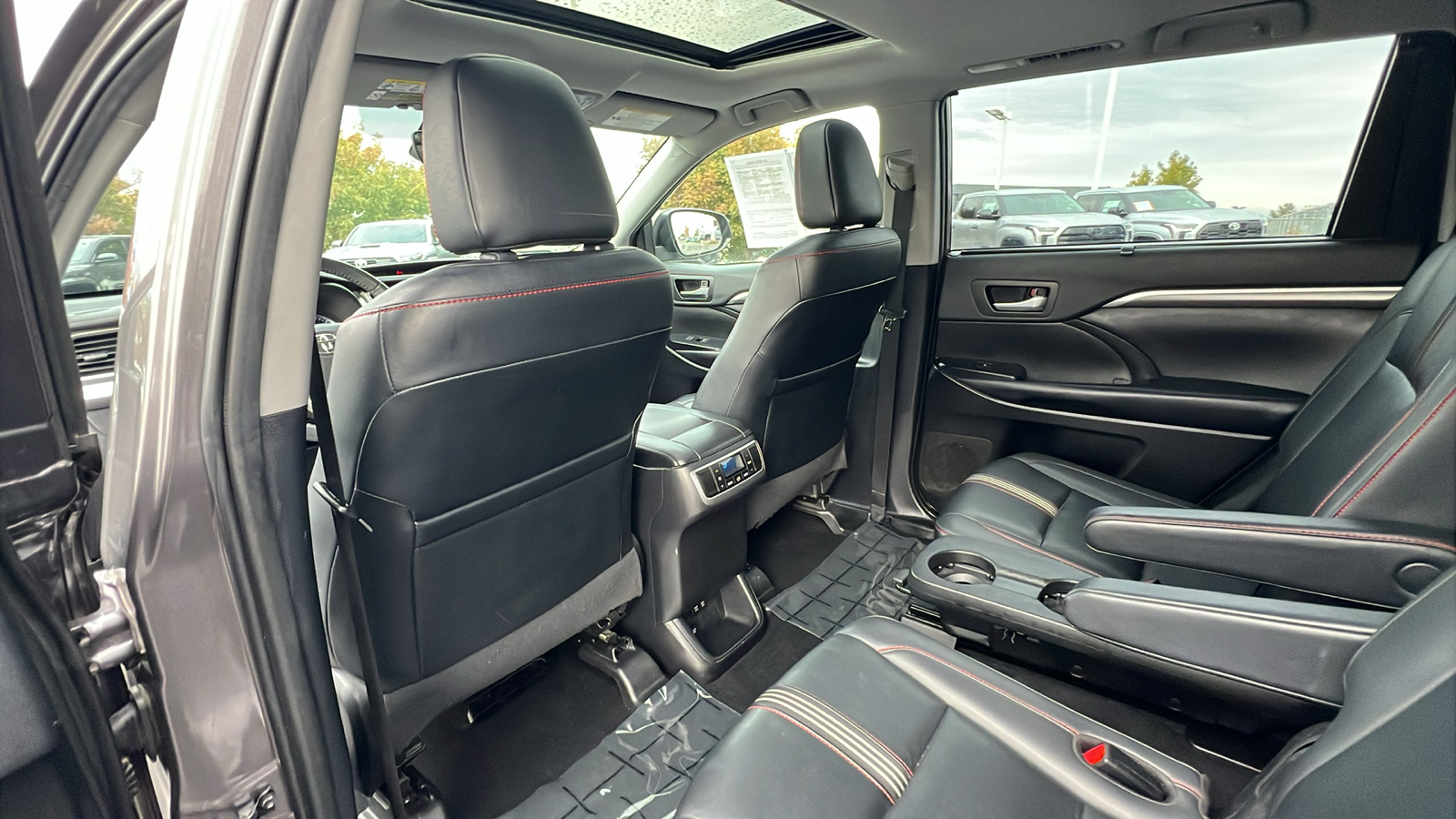 2019 Toyota Highlander SE 12