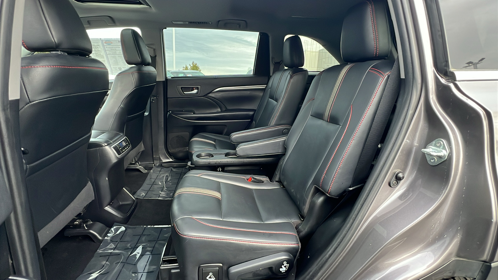 2019 Toyota Highlander SE 13