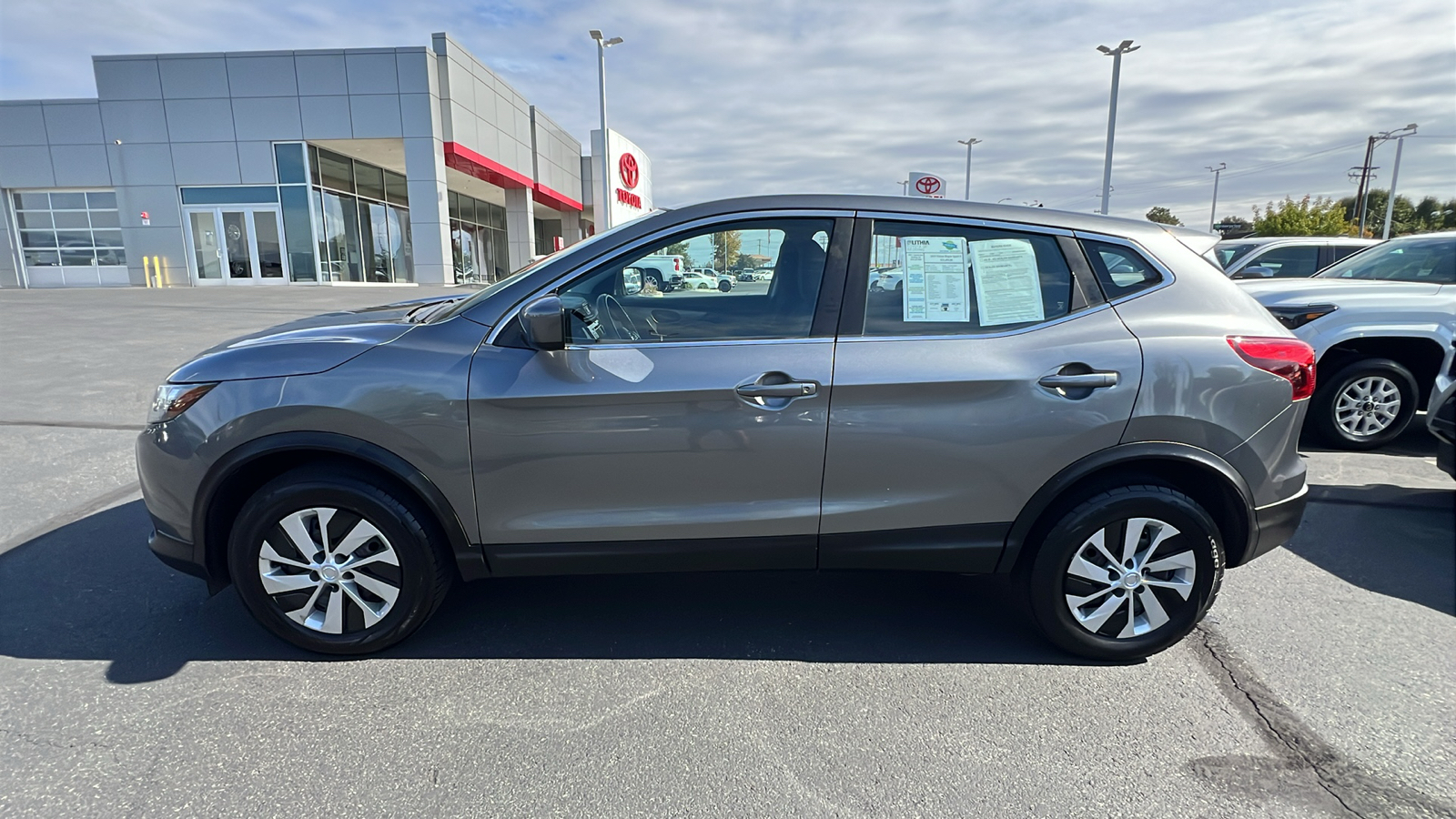 2019 Nissan Rogue Sport S 3