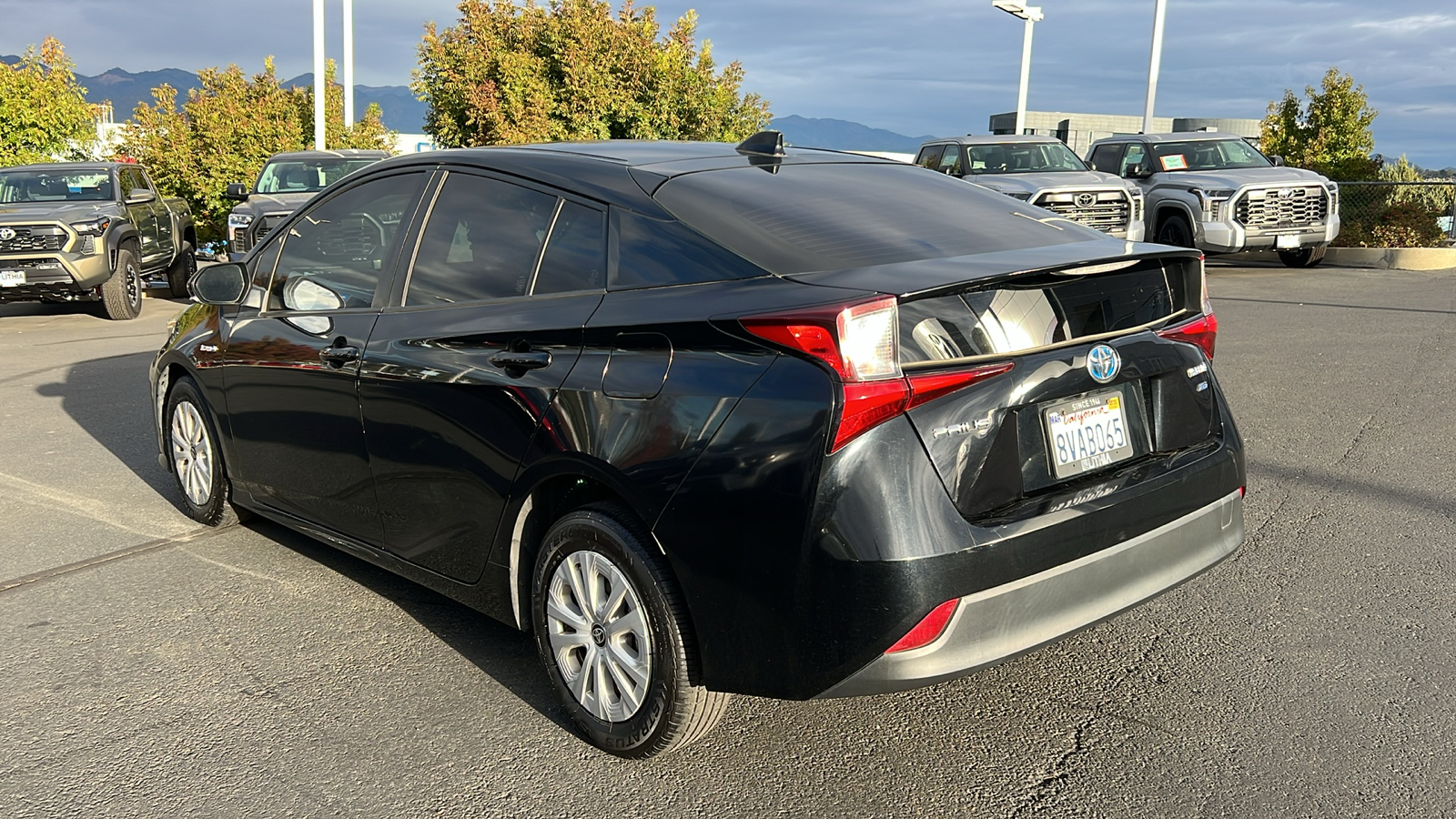 2021 Toyota Prius L Eco 4