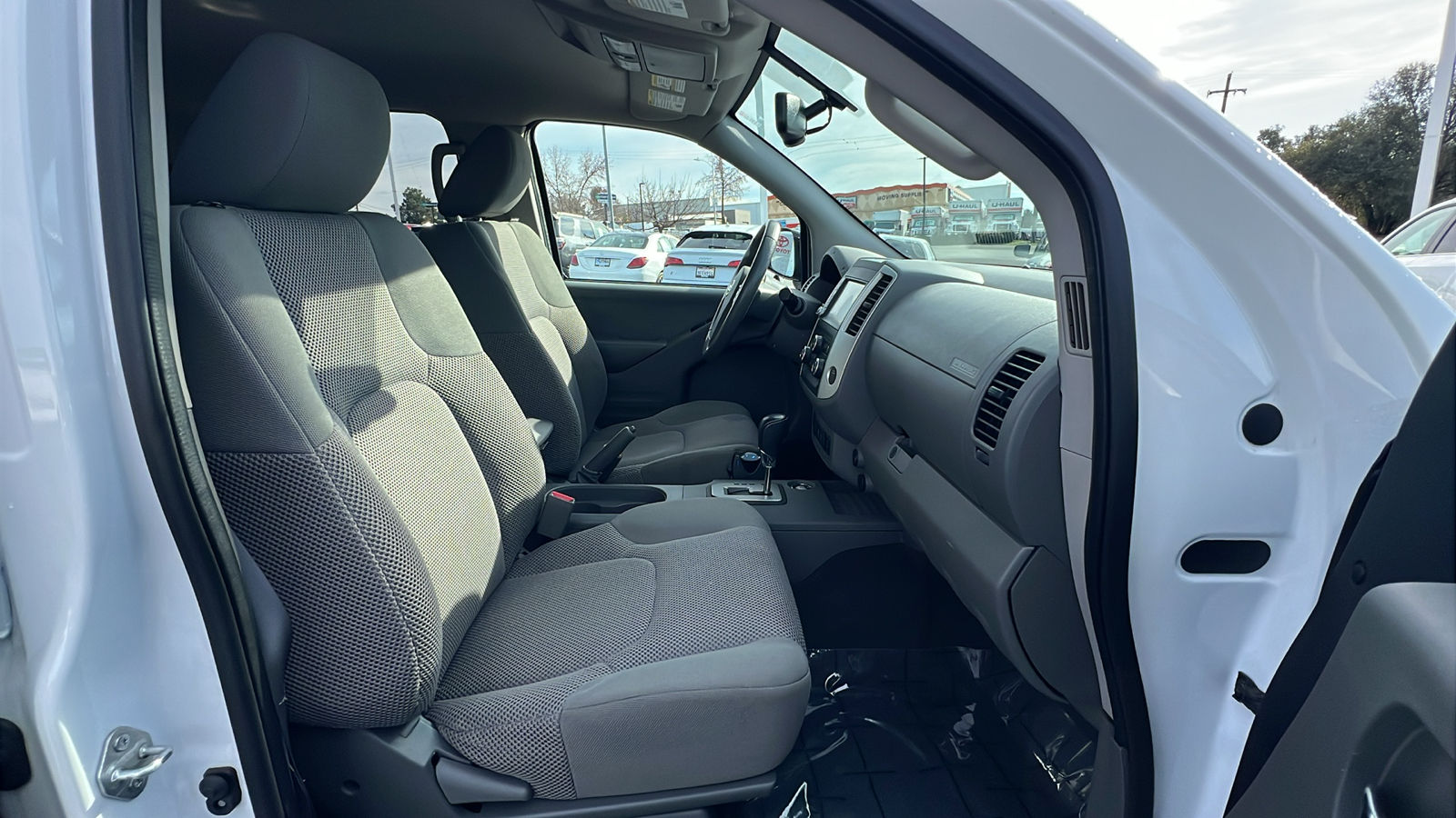 2021 Nissan Frontier SV Crew Cab 4x2 Auto 14