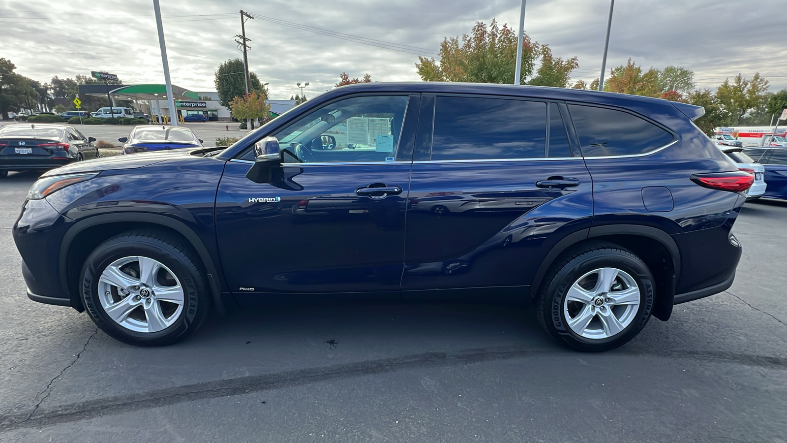 2021 Toyota Highlander Hybrid LE 3