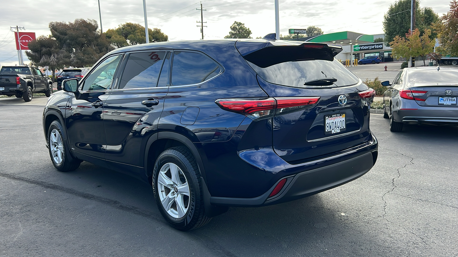 2021 Toyota Highlander Hybrid LE 4