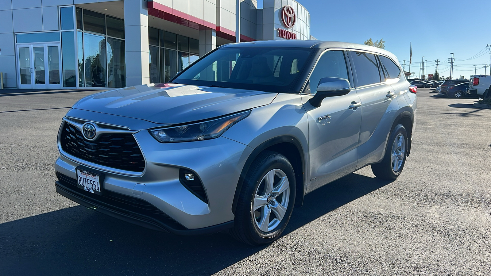 2021 Toyota Highlander Hybrid LE 1