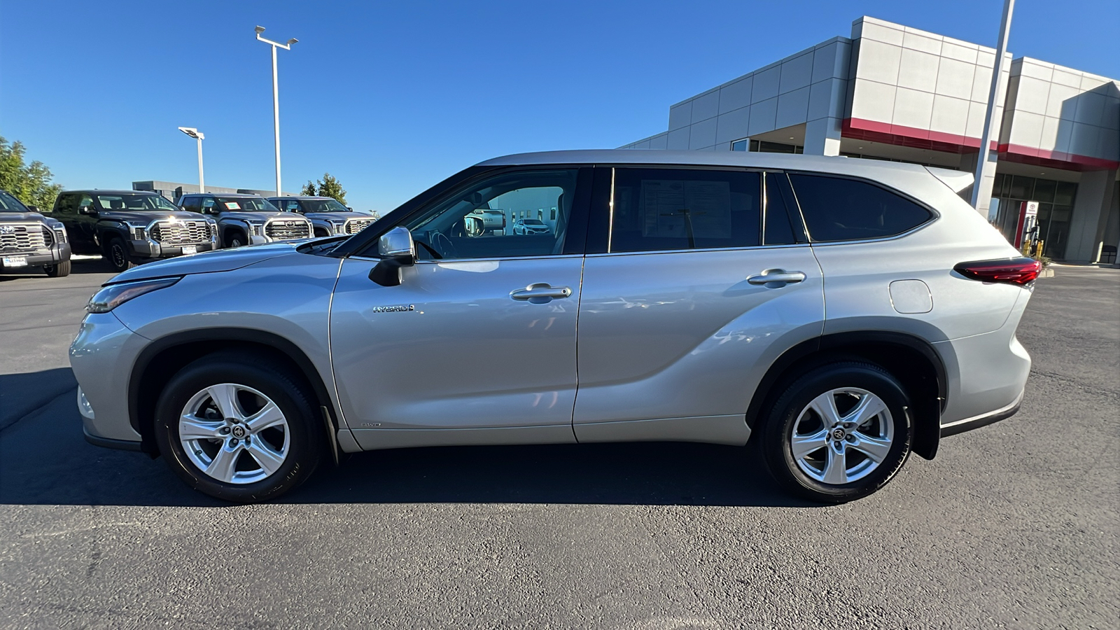 2021 Toyota Highlander Hybrid LE 3