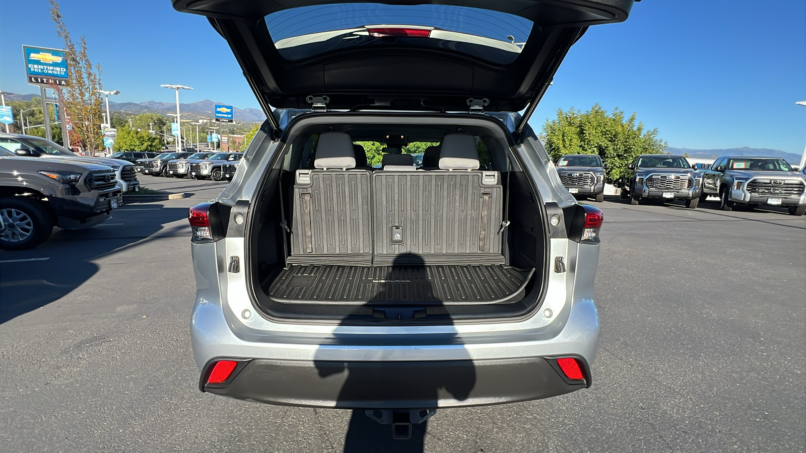 2021 Toyota Highlander Hybrid LE 19