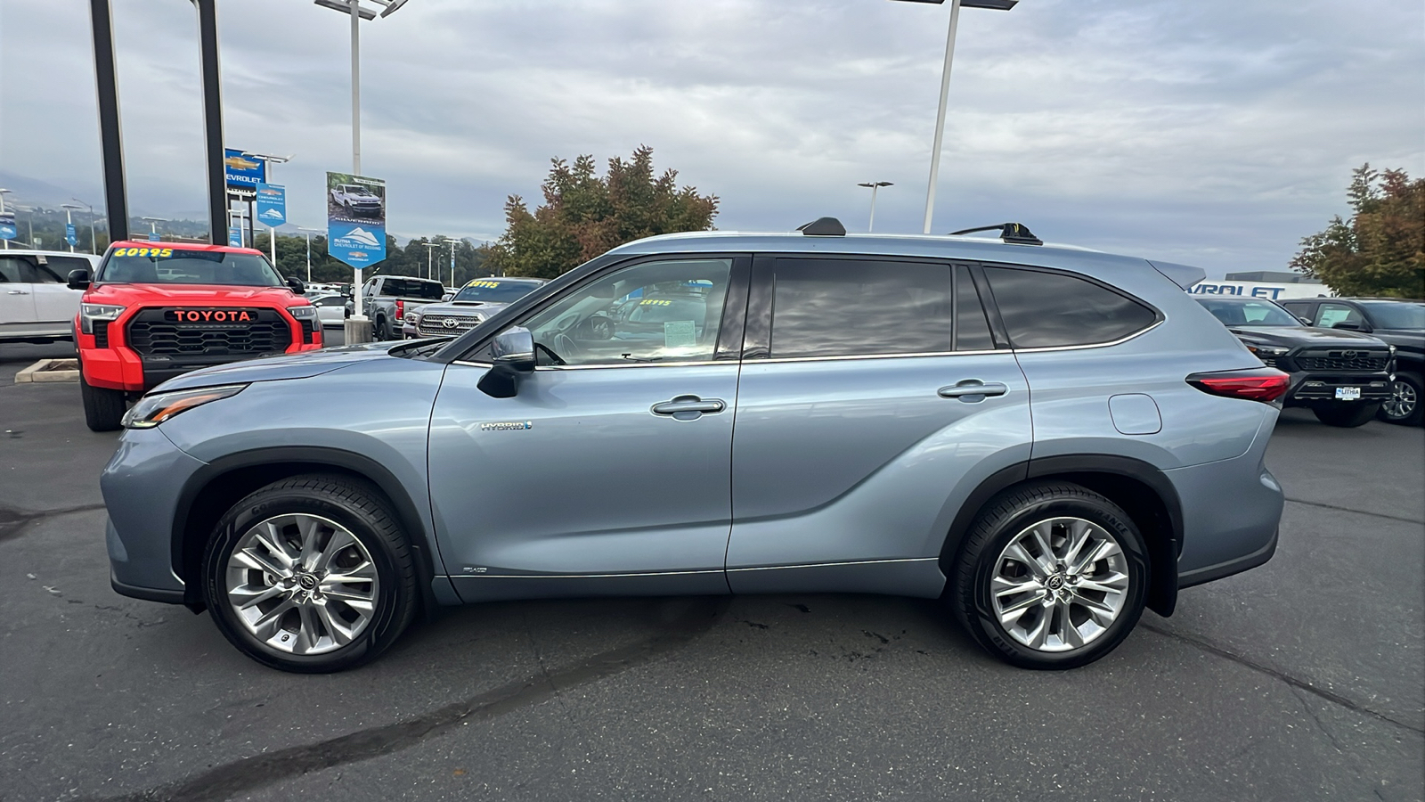 2021 Toyota Highlander Hybrid Limited 3