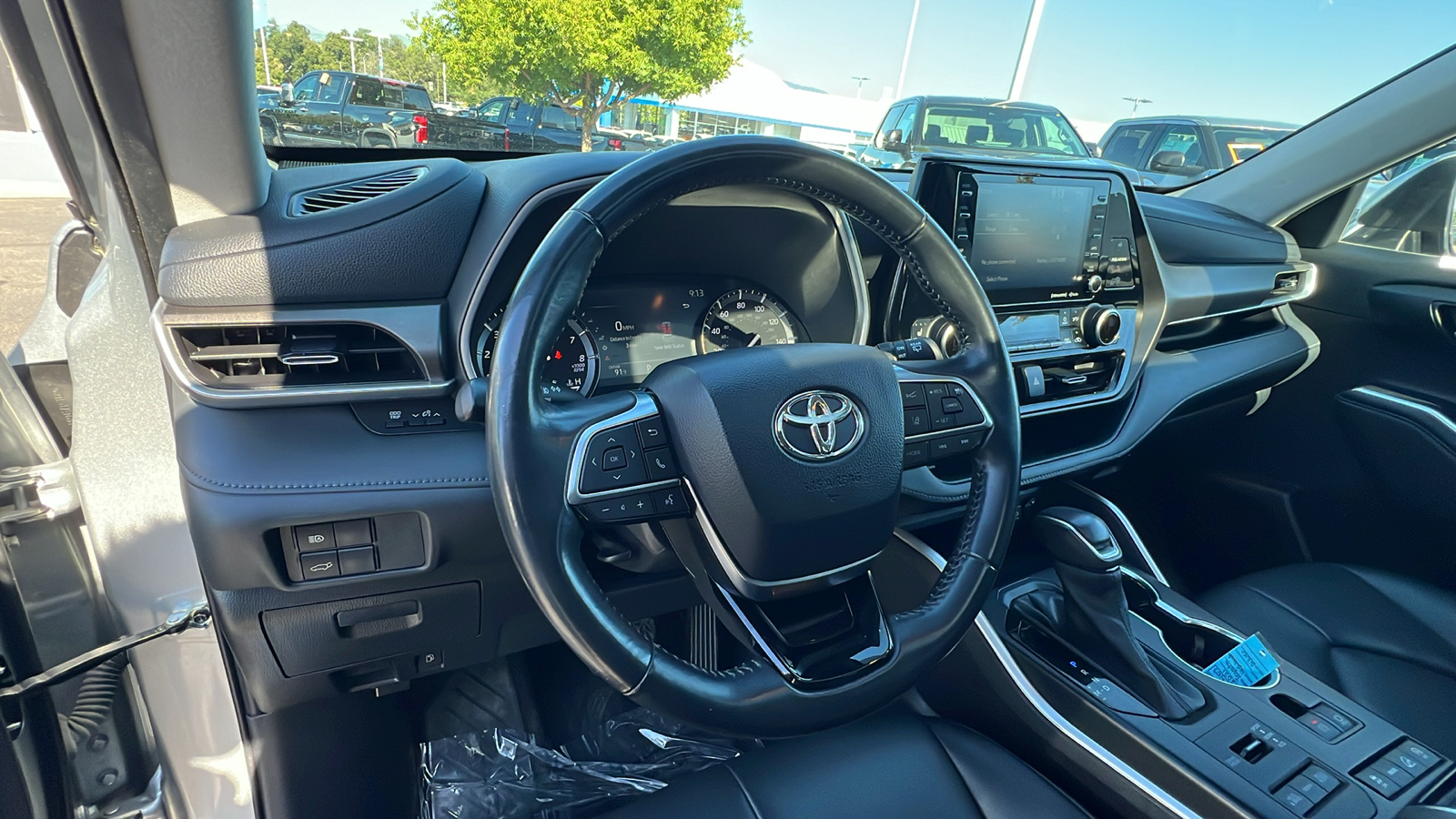 2021 Toyota Highlander XLE 2