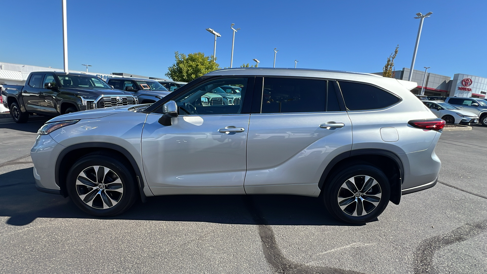 2021 Toyota Highlander XLE 3