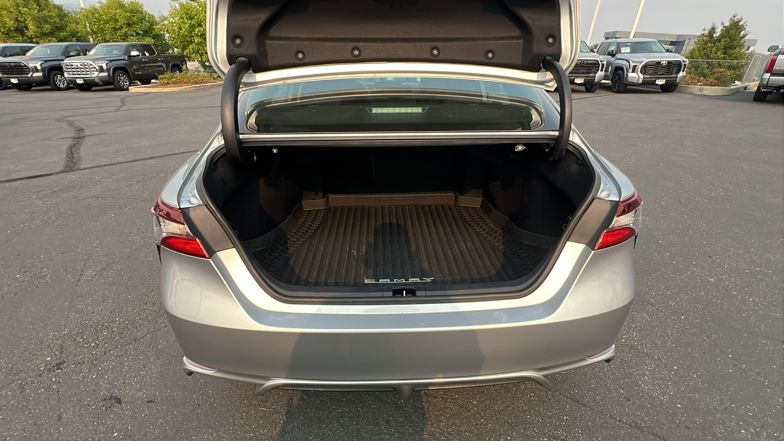 2021 Toyota Camry SE 19