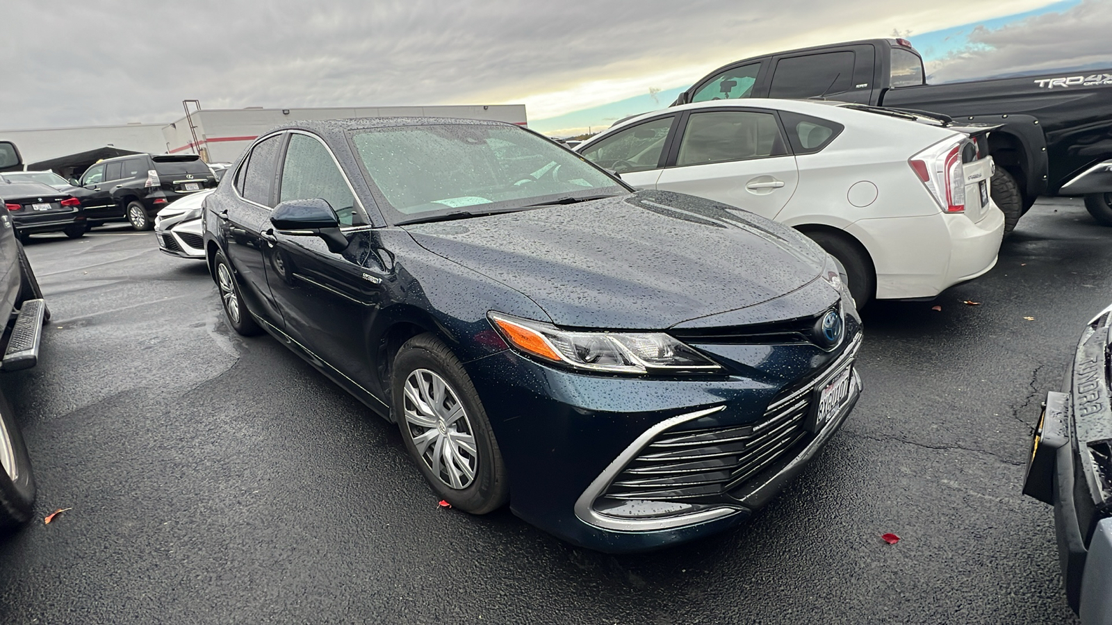 2021 Toyota Camry Hybrid LE 2