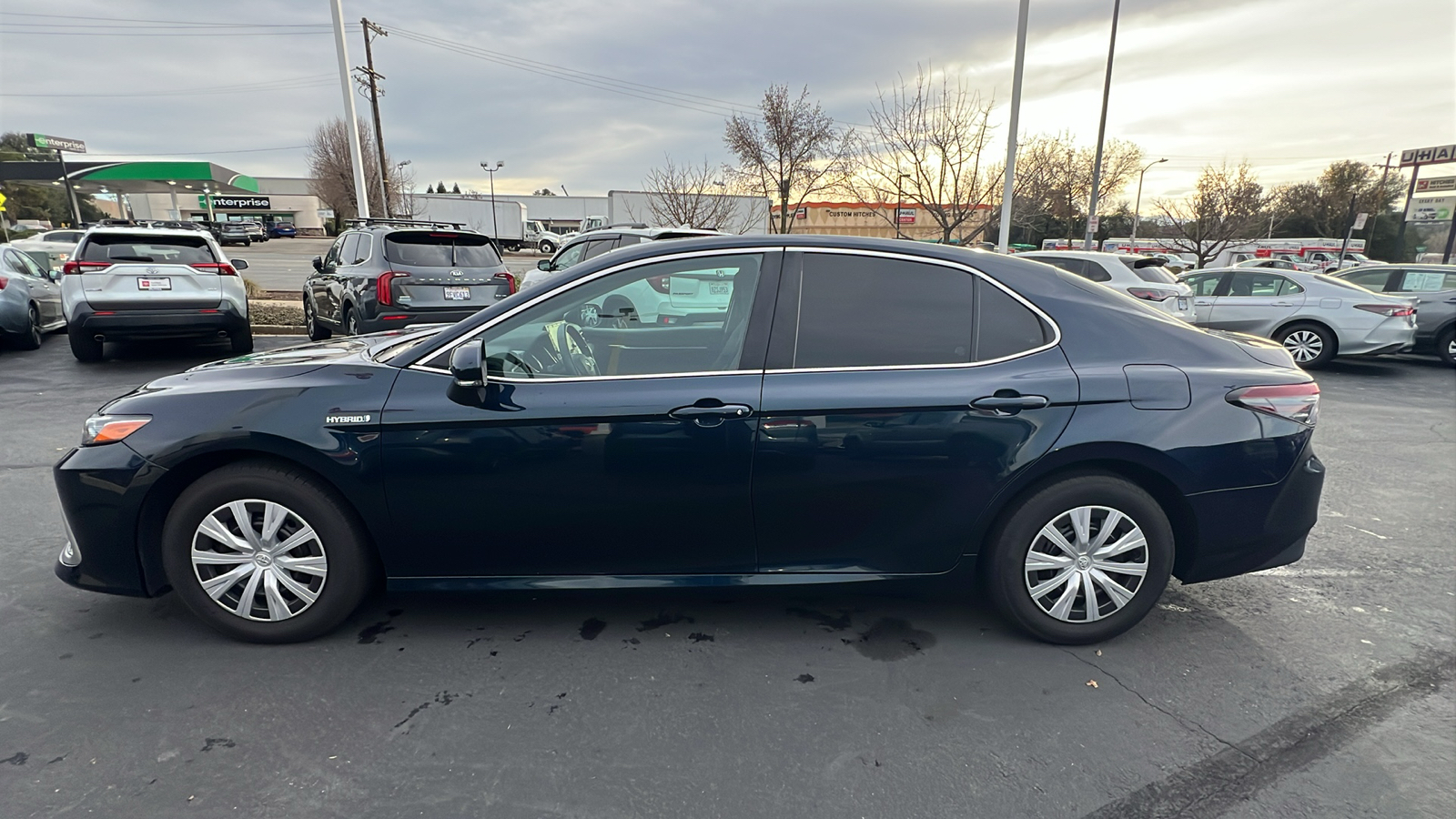 2021 Toyota Camry Hybrid LE 3