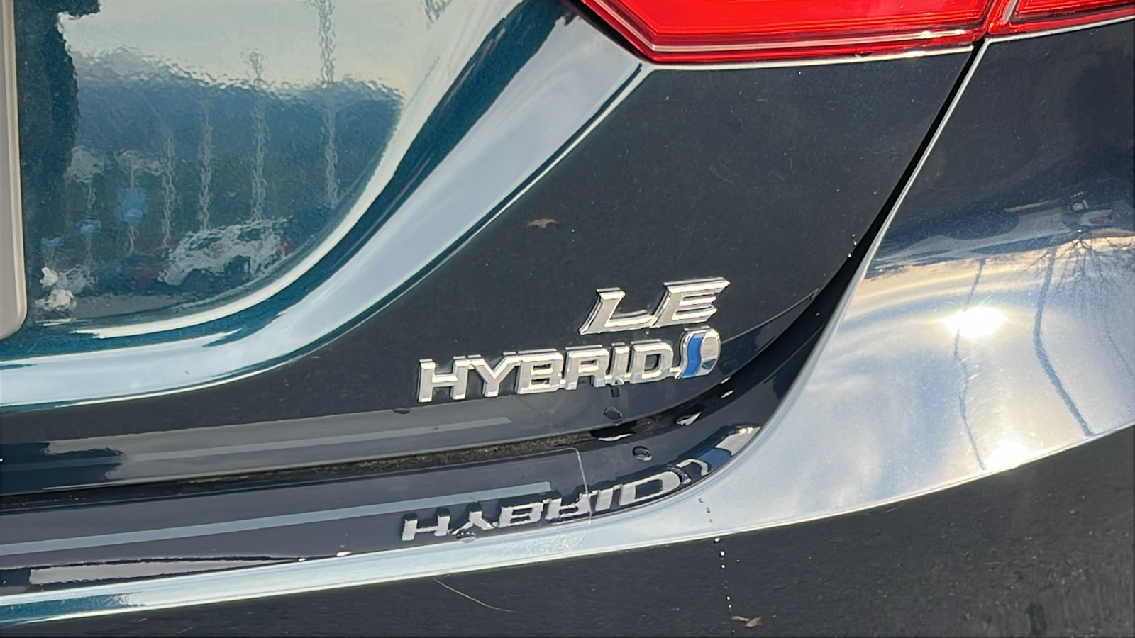 2021 Toyota Camry Hybrid LE 7