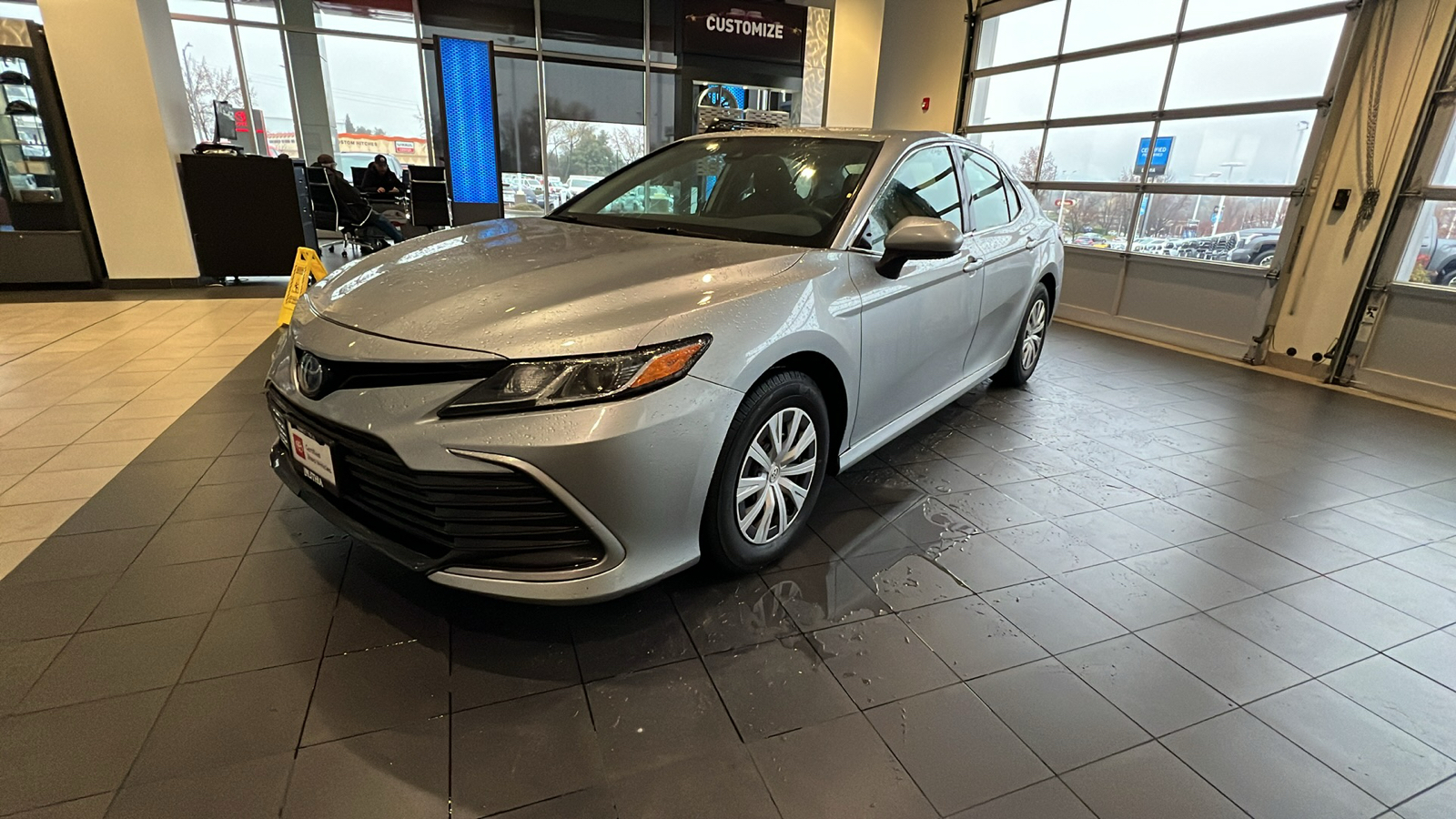 2021 Toyota Camry Hybrid LE 1