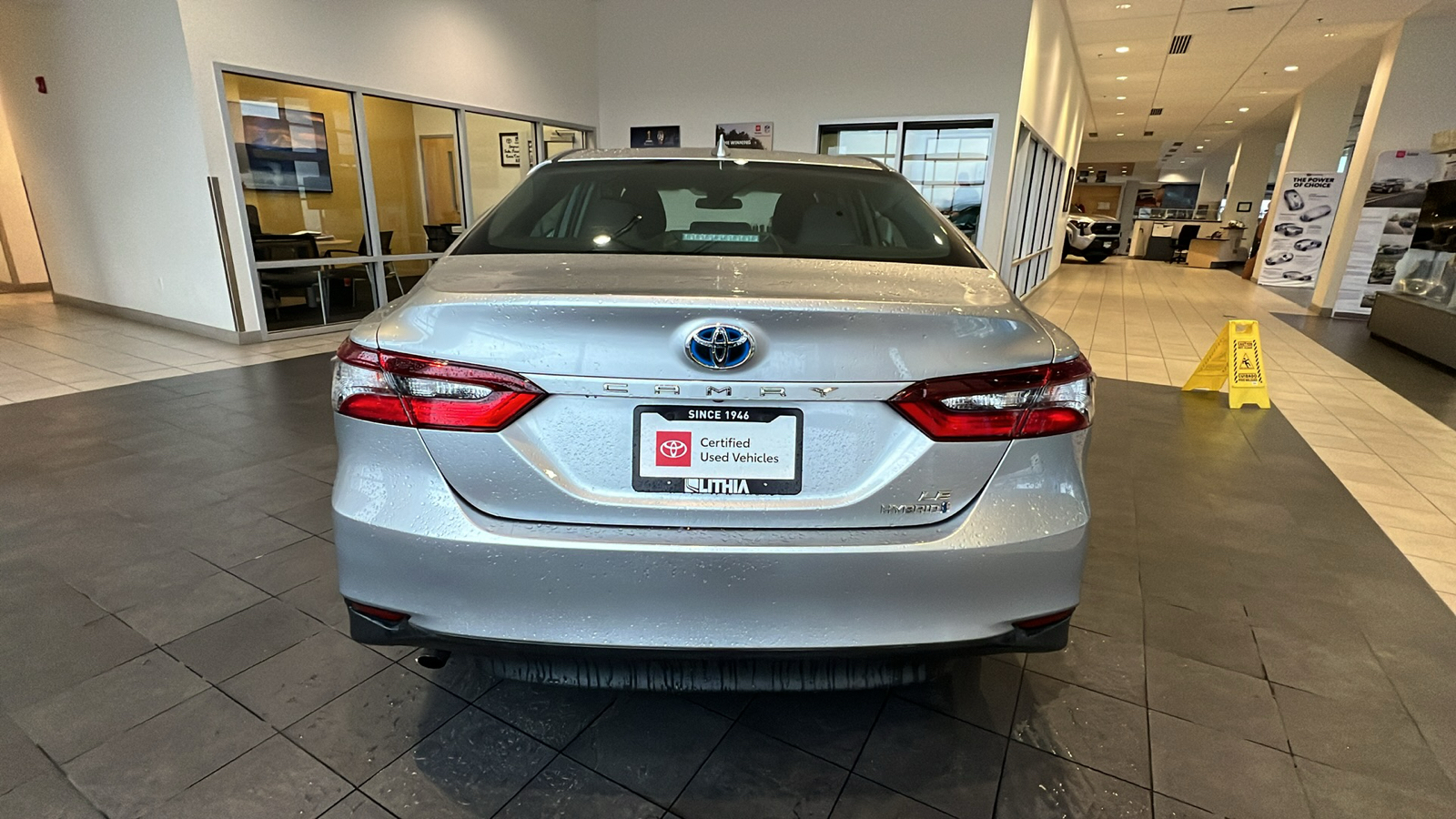 2021 Toyota Camry Hybrid LE 5