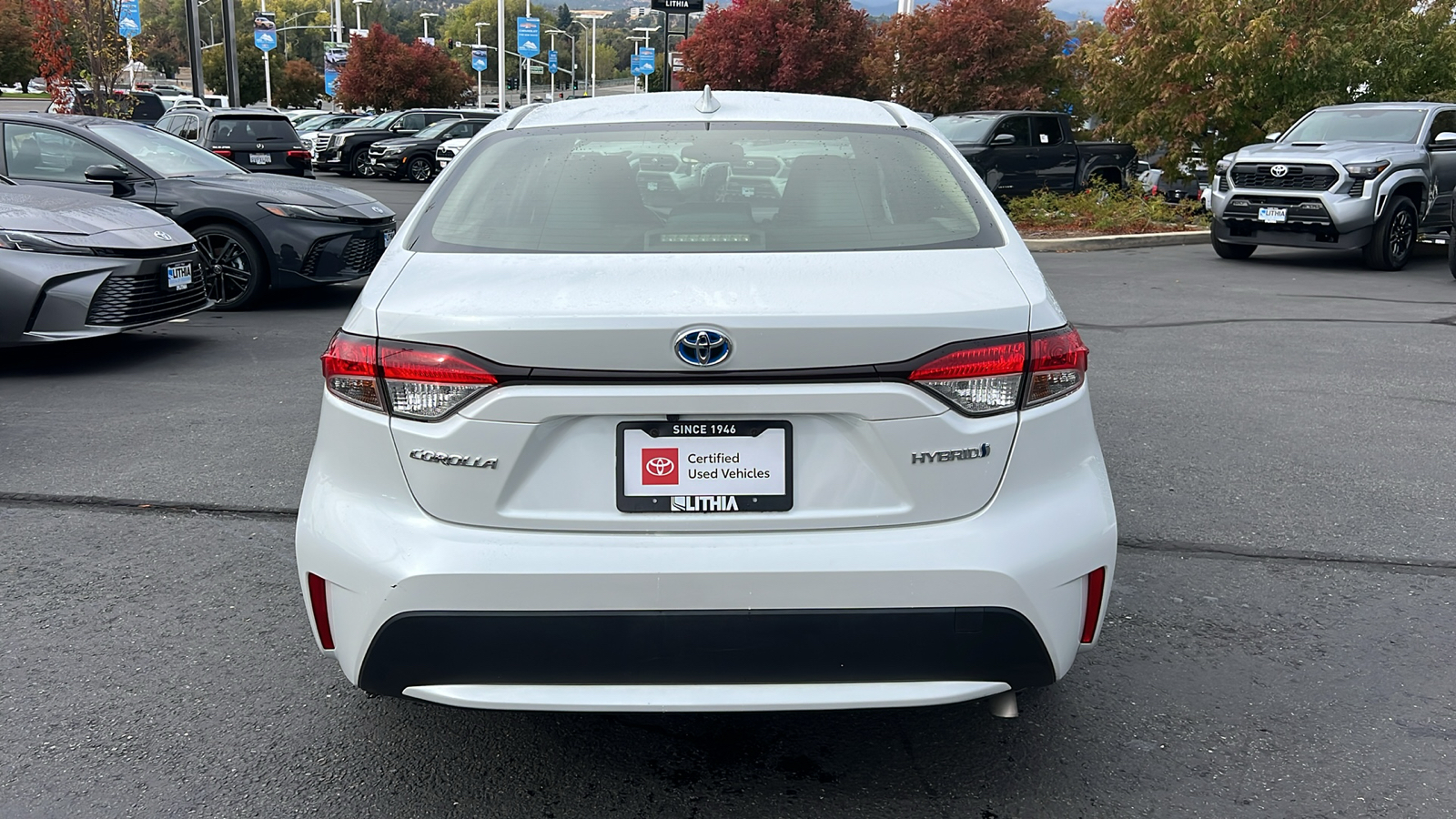 2022 Toyota Corolla Hybrid LE 5