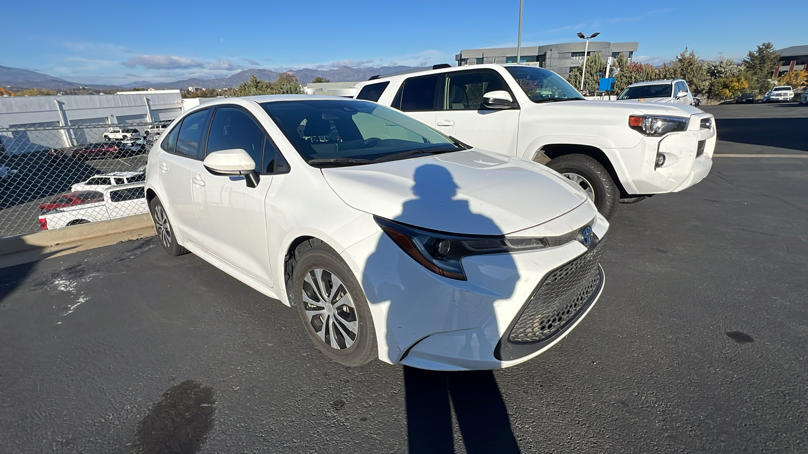 2022 Toyota Corolla Hybrid LE 2