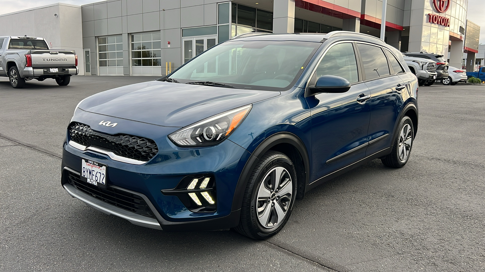 2022 Kia Niro LX 1