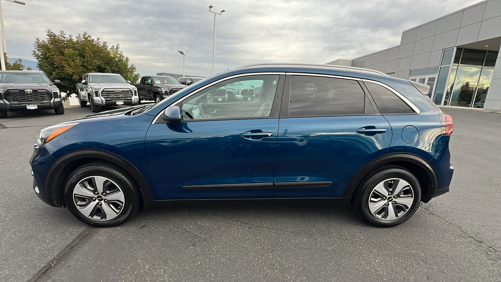 2022 Kia Niro LX 3